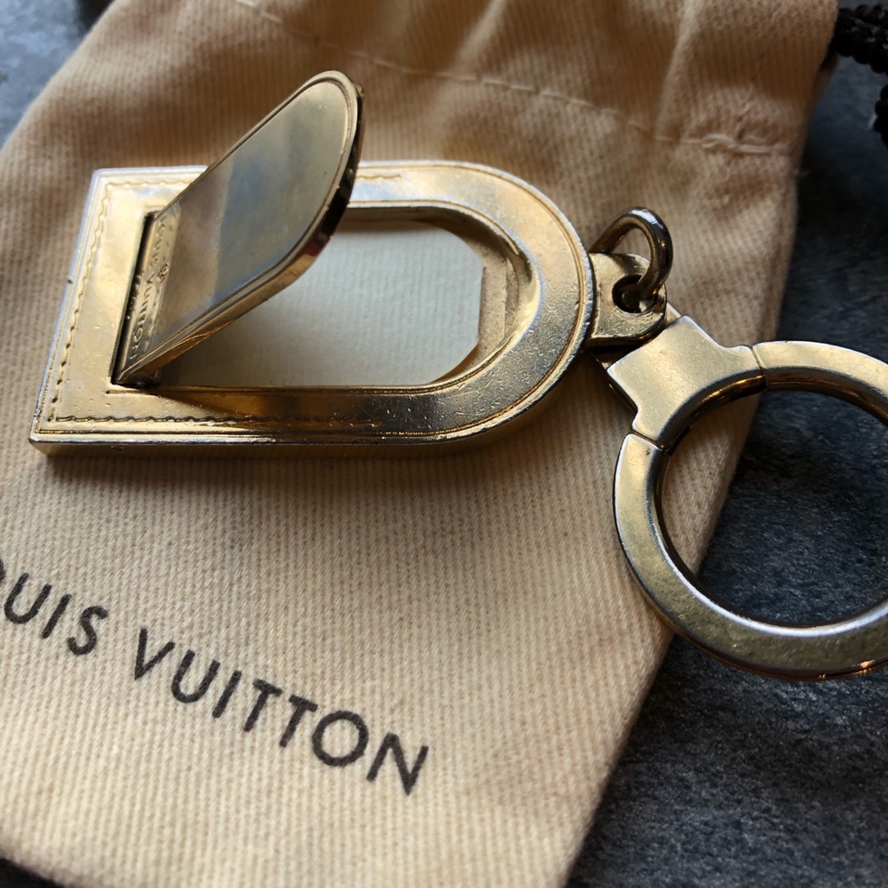 ❤️Sold ❤️Louis Vuitton Luggage Tag key chain